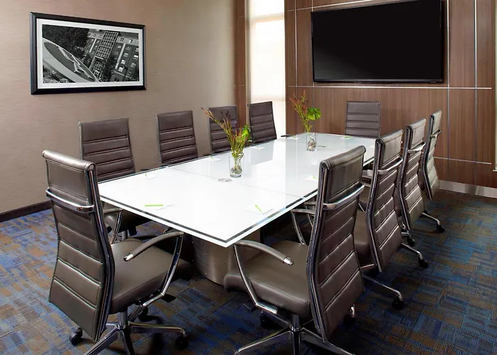Courtyard By Marriott Akron Downtown