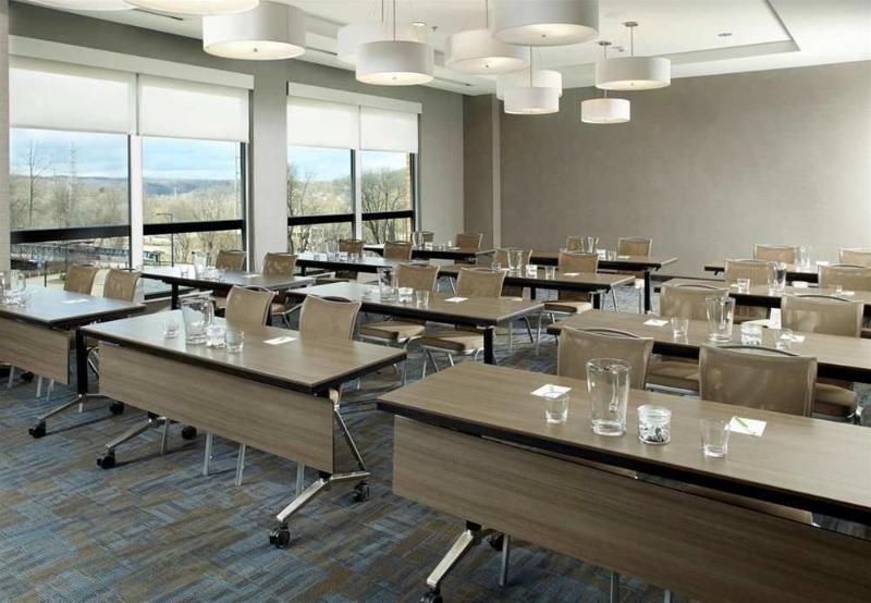 Courtyard By Marriott Downtown