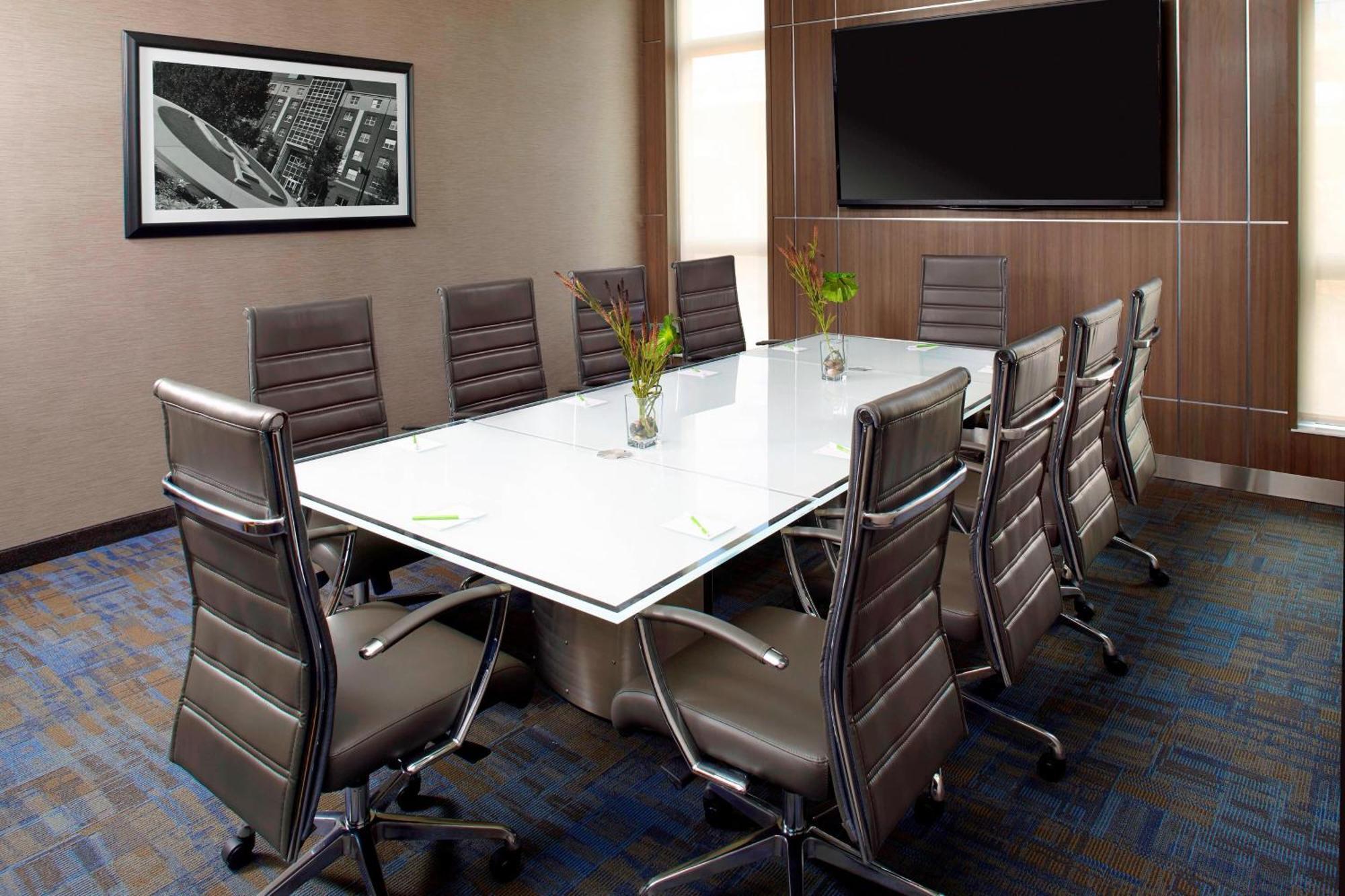 Courtyard By Marriott Downtown Hotel Akron