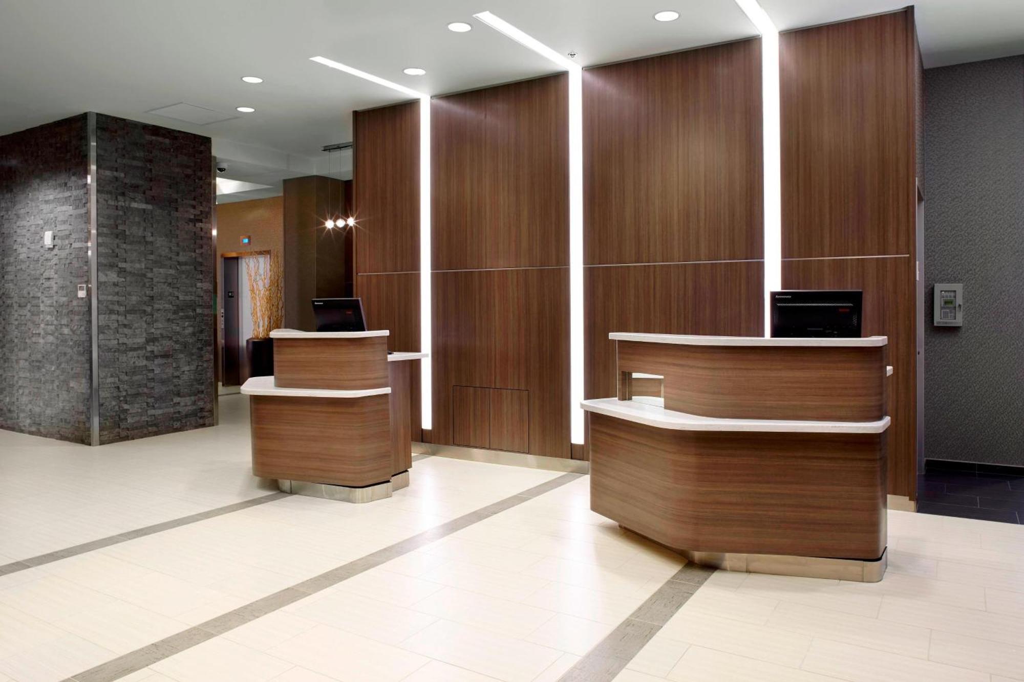Courtyard By Marriott Downtown Hotel 3*