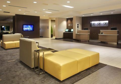 Courtyard By Marriott Downtown