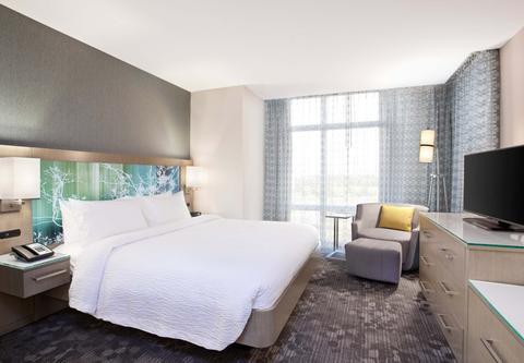 Courtyard By Marriott Downtown Hotel