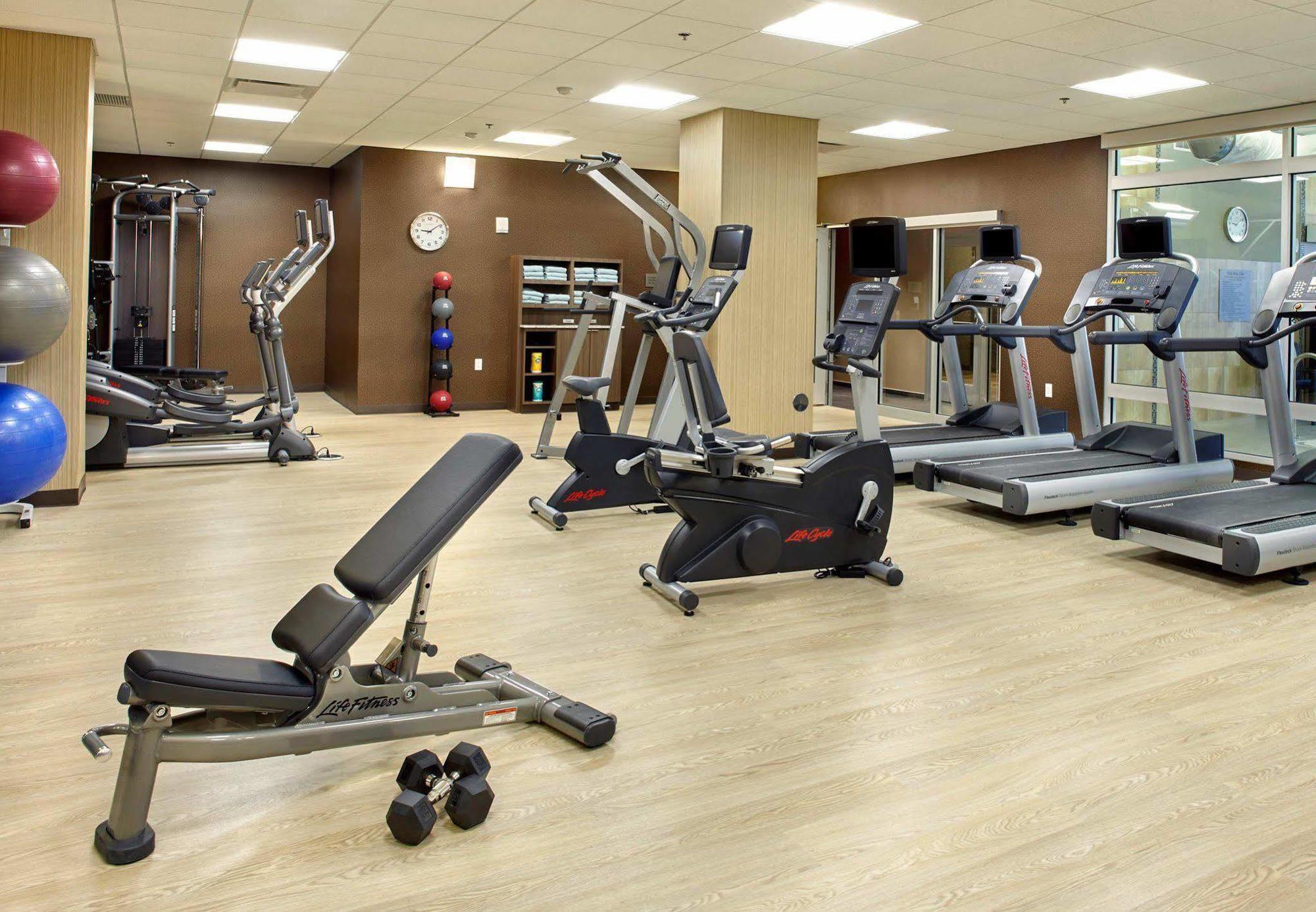 Courtyard By Marriott Downtown Akron